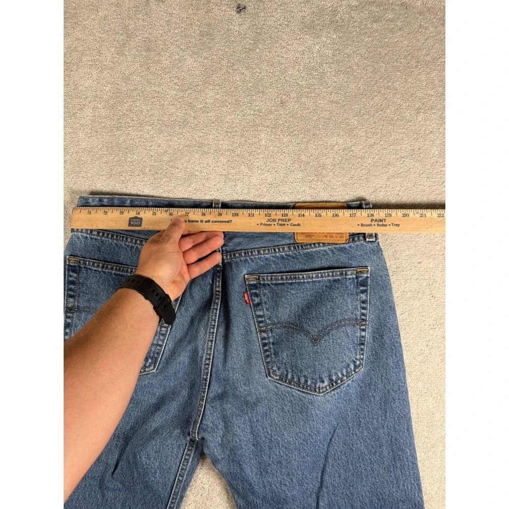 Levis 505 Men 36x30 Blue Medium Wash Straight Fit Denim Classic Dad Jeans Work